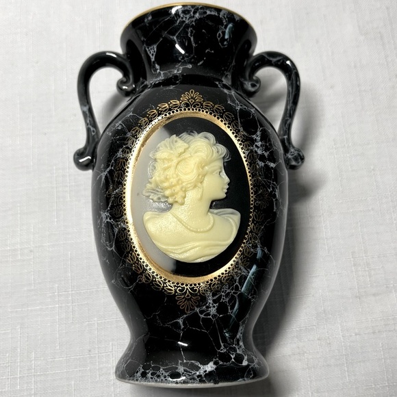 Porcelain Vase, 2 Handles, Gold & Black Marble, Cameo Lady Profile. Made Japan - Picture 7 of 7